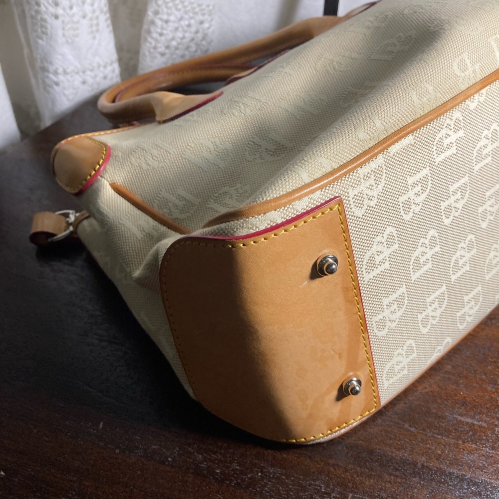 Elegant Dooney and Bourke, Beige J7752238 vintage Handbag - Picture 12 of 12